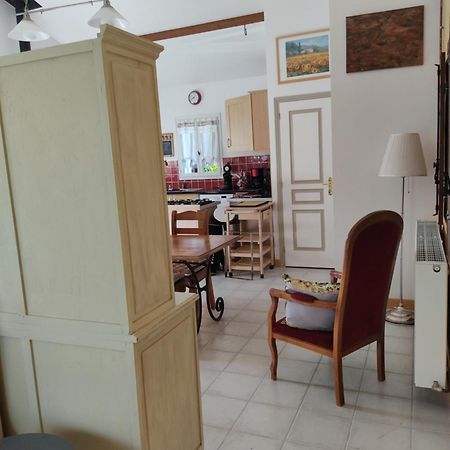 Gite L' Arbre De Vie Apartment Les Essards  Ngoại thất bức ảnh